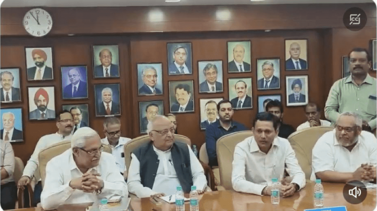 A New Era for Bank Employees: MOU between Unions and IBA signed 2 MOU signed